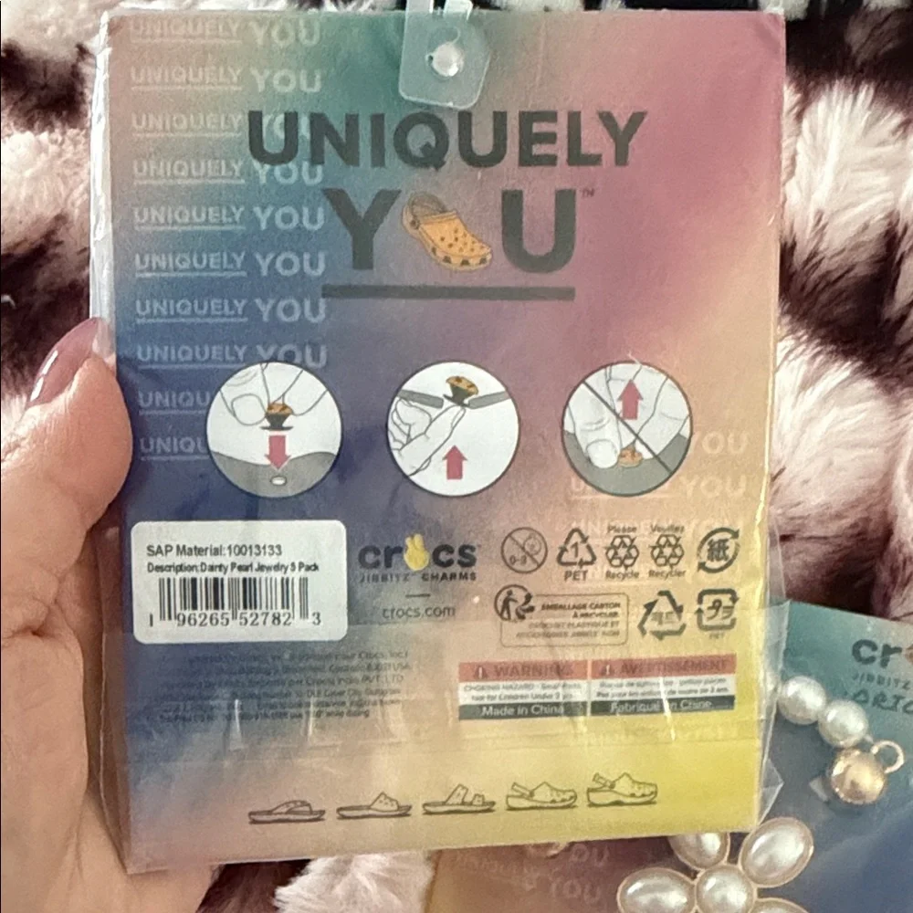 CROCS Pearl and Flower Jibbitz Charms Set of 2 packs - Picture 3 of 3